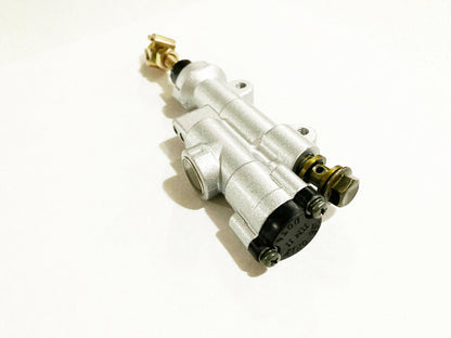 REAR FOOT BRAKE MASTER CYLINDER For Honda CR125R CR250R CRF250R CRF250RX CRF250