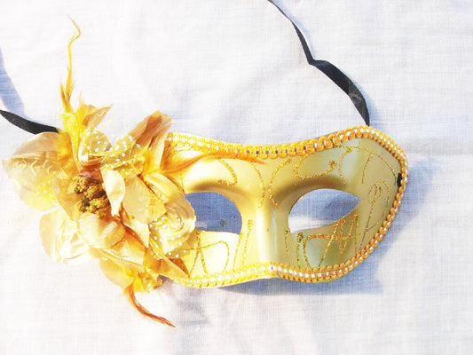 Women Lady White Gold Costume Masquerade Cosplay Party Mask Venetian Ball Eye